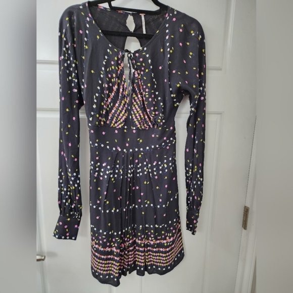 ! NWOT Free PPL Coryn Black Long Sleeve Tie Neck Open Back Mini Dress Size 2 ! - Picture 2 of 10